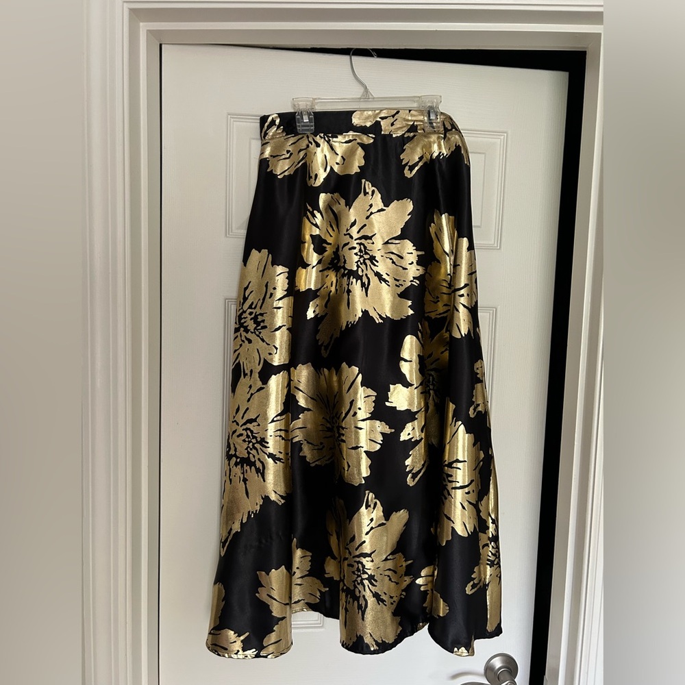 Elegant Black and Gold Floral Skirt